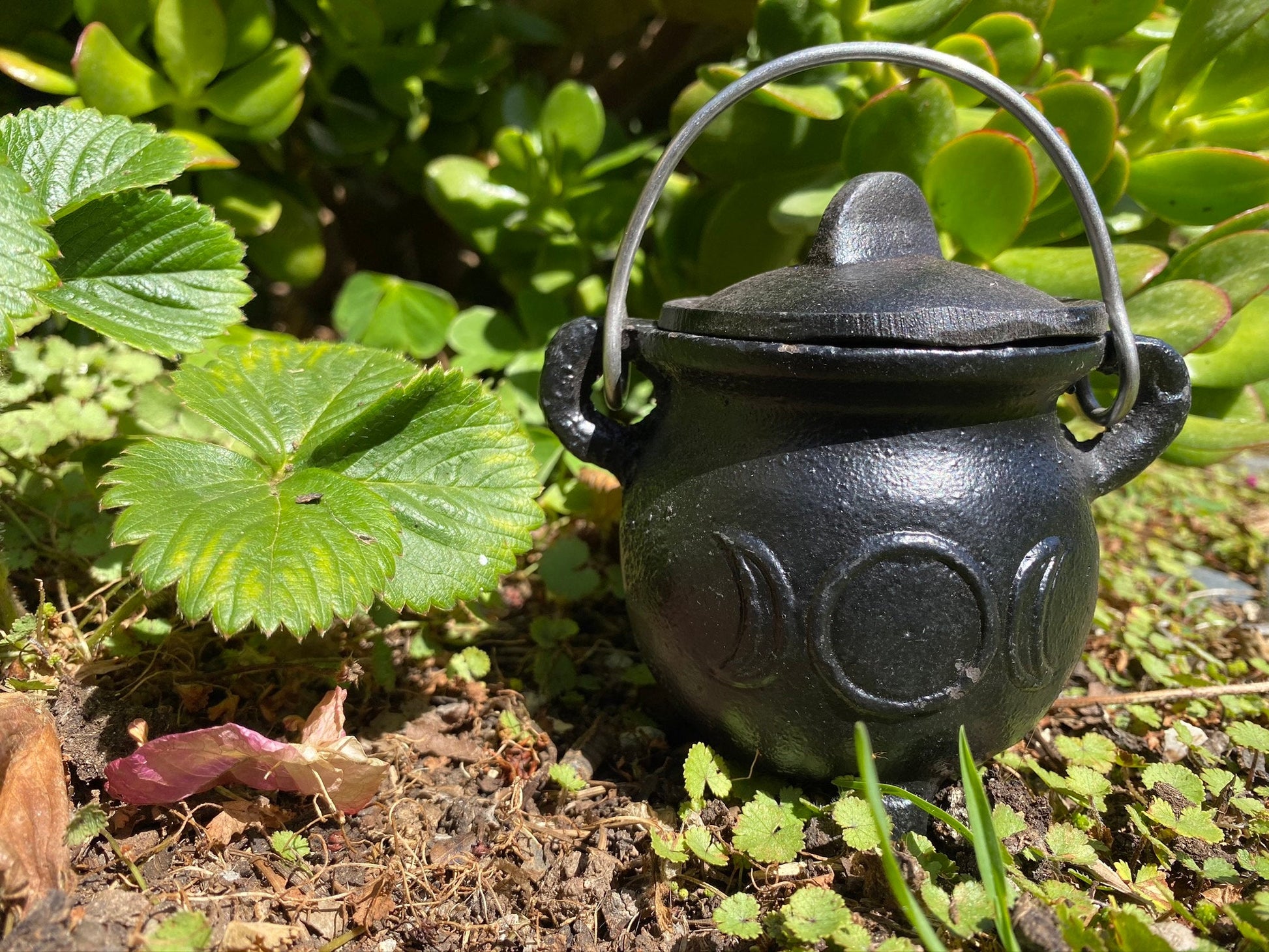 Triple Moon Cauldron Cast Iron
