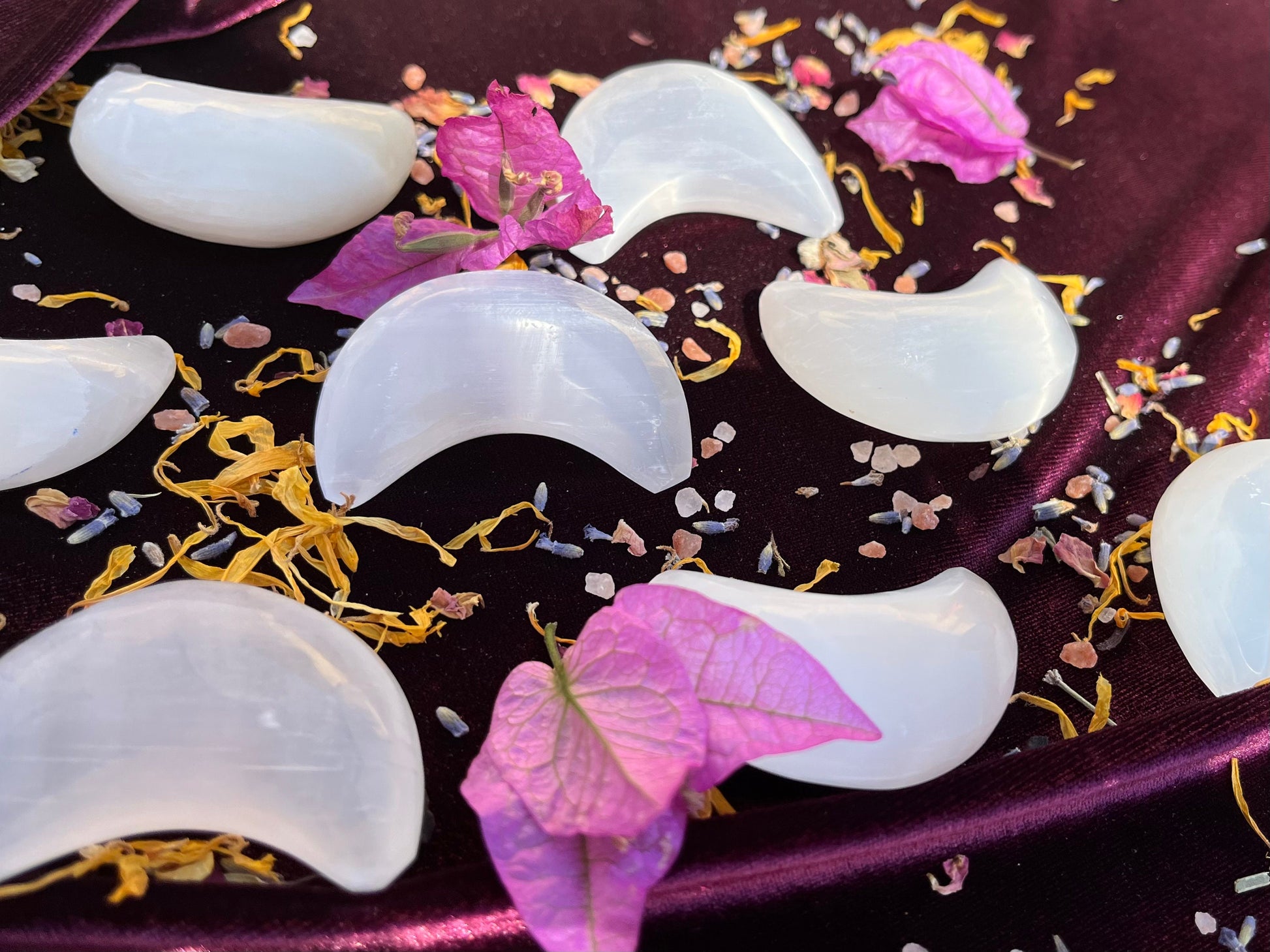 Selenite Moon Crescent ~ intuitive crystals ~ satin spar ~ New Moon ~ Witchcraft Crystal ~ gypsum