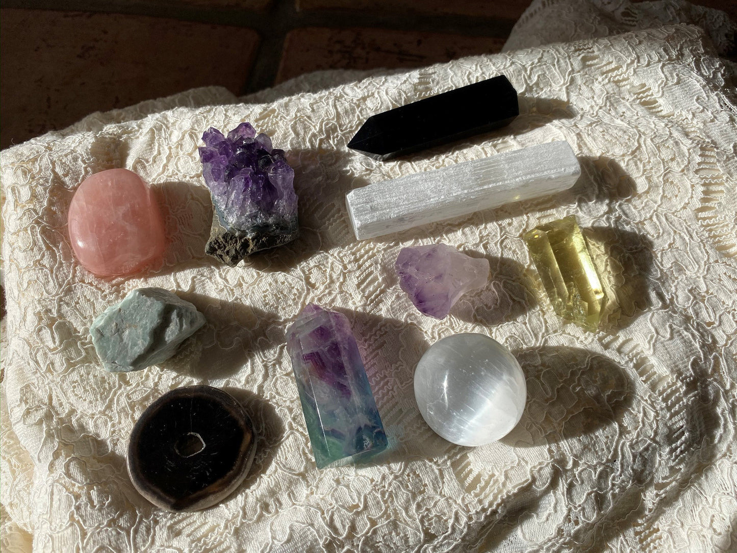 Crystal Witchcraft Kit ~ Natural Crystal Collection ~ Rough Crystal Healing Crystals and Stones Geode Amethyst selenite fluorite obsidian