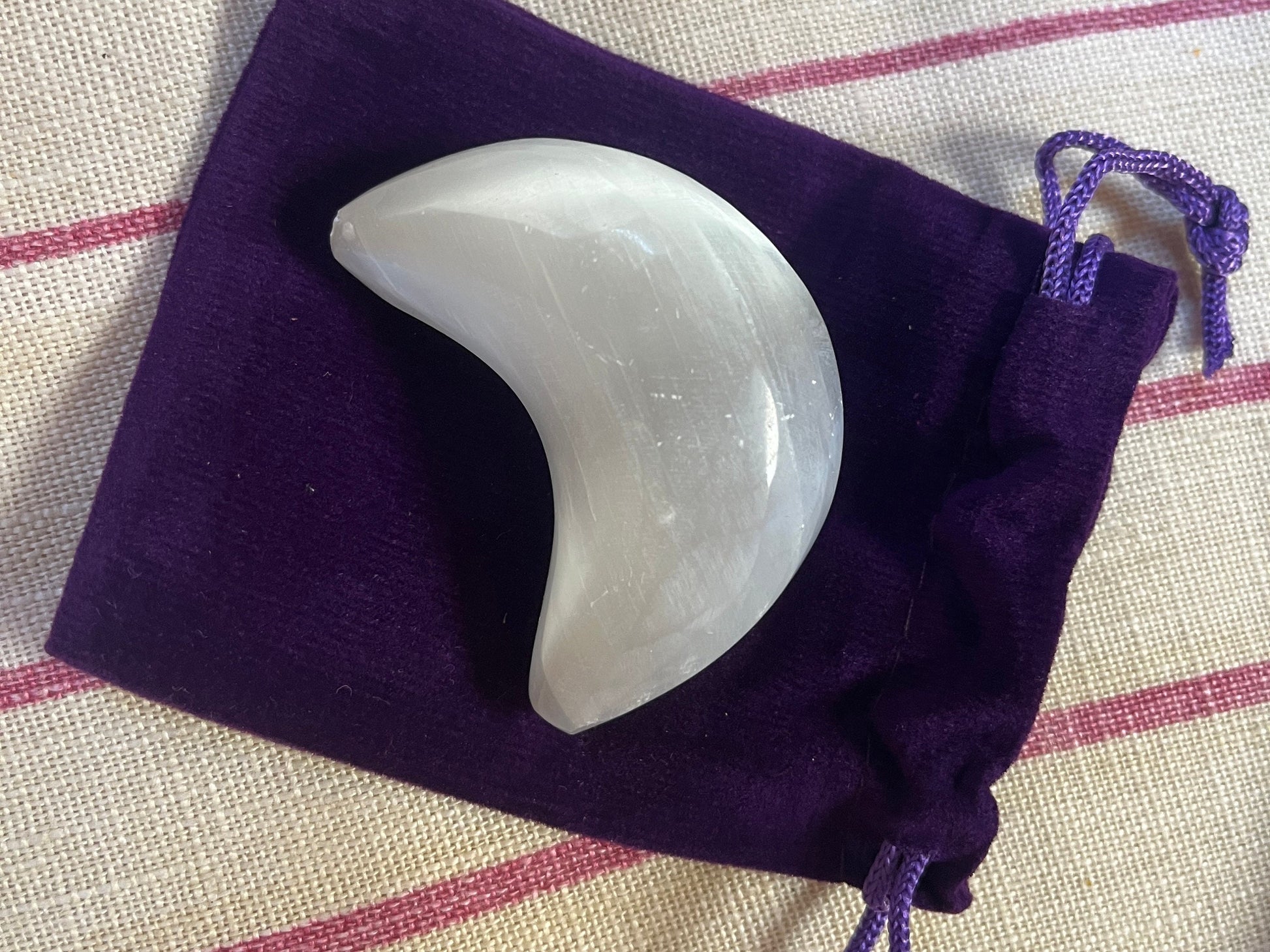 Selenite Moon Crescent ~ intuitive crystals ~ satin spar ~ New Moon ~ Witchcraft Crystal ~ gypsum